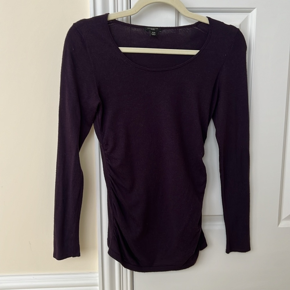 Ann Taylor XSP eggplant sweater. Side rouching trim fit. Great condition.